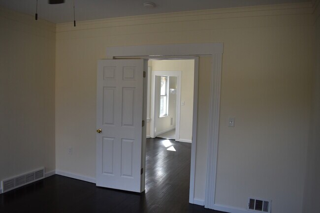 Building Photo - 47 Gem Ave