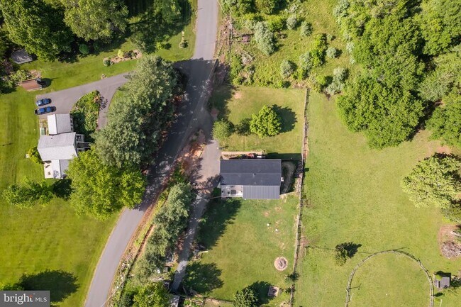 Building Photo - 4301 Mountain View Dr