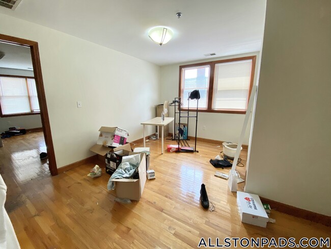 Building Photo - 102 Allston St
