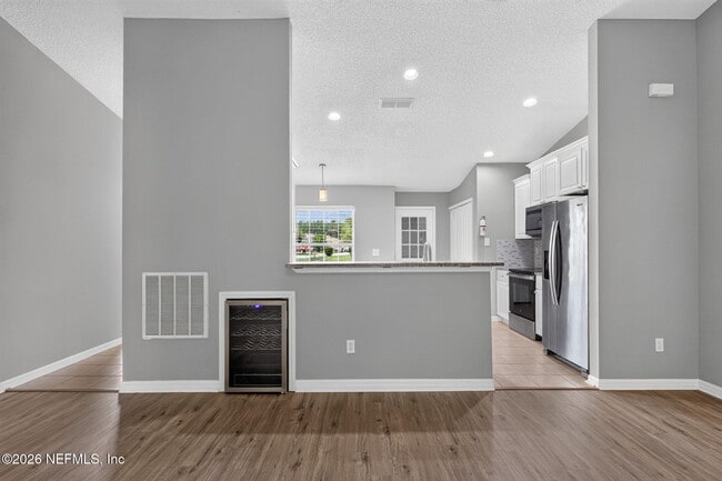 Building Photo - 3183 Wavering Ln