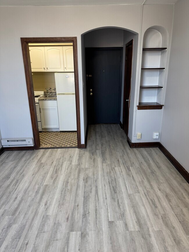 Building Photo - 7416 Harwood Ave