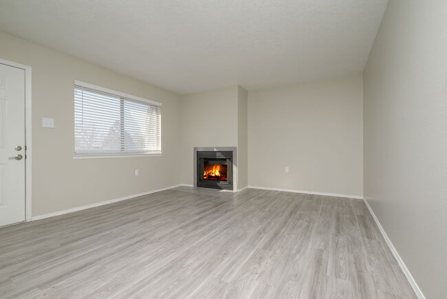 Building Photo - Meadowlark Apartments