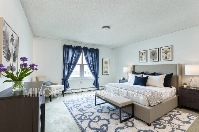 Building Photo - 8 Northbrook Dr