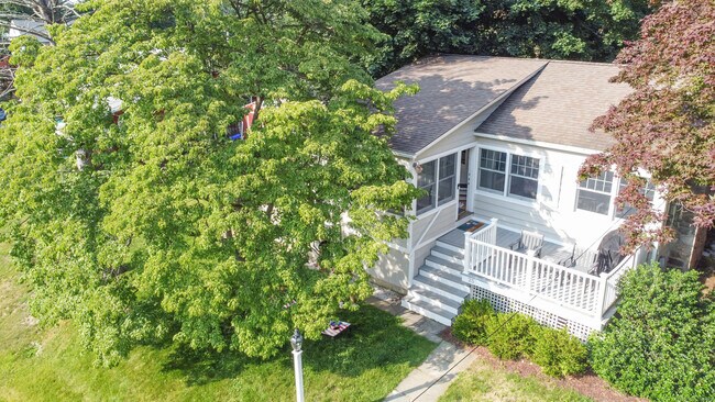 Building Photo - 25 Longview Dr