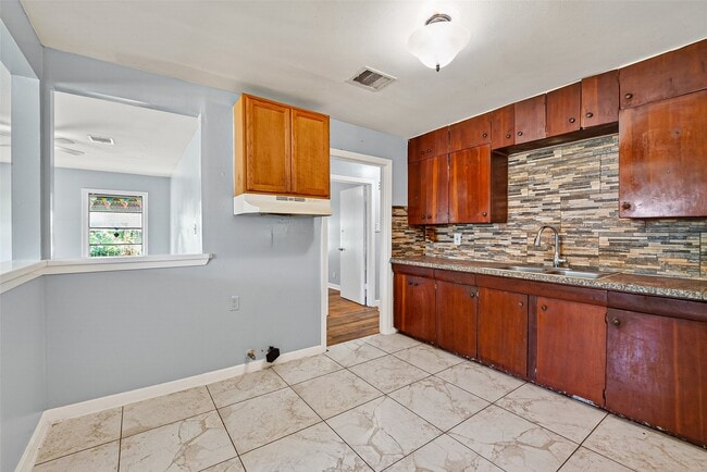Building Photo - 3918 Tavenor Ln