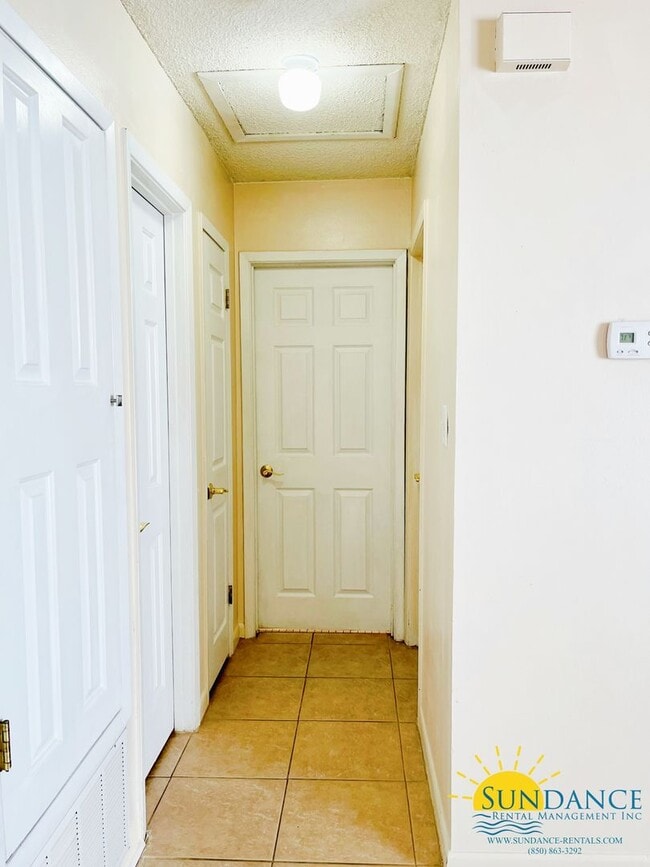 Building Photo - Beautiful 2 Bedroom Home in Fort Walton Beach!