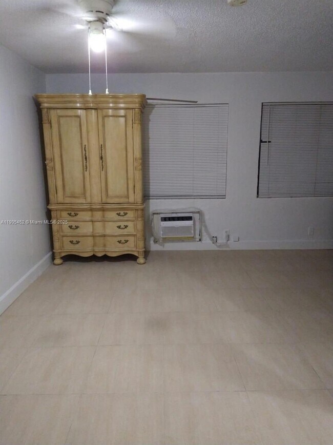 Building Photo - 1831 Rodman St