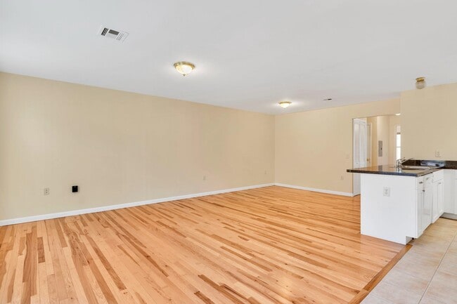 Building Photo - 527 M.L.K. Drive