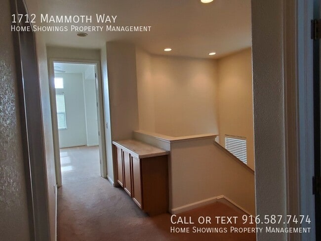 Building Photo - 1712 Mammoth Way