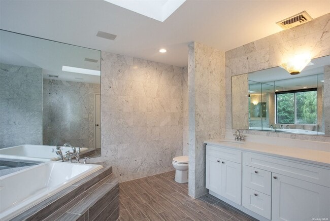 Building Photo - 12 N Ridge Rd