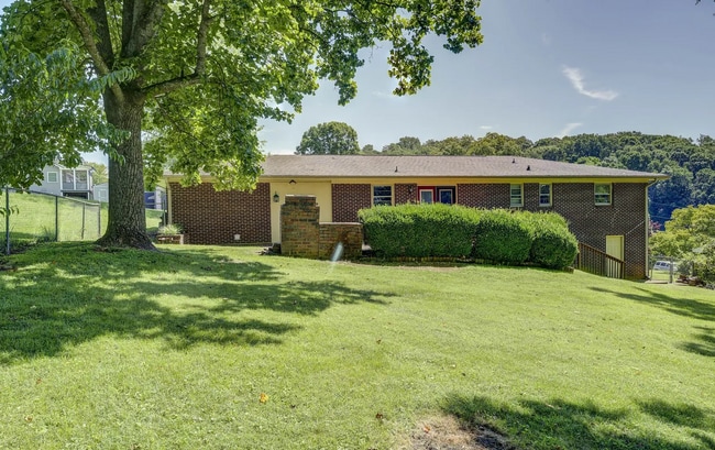 Building Photo - 223 Sequoyah Dr