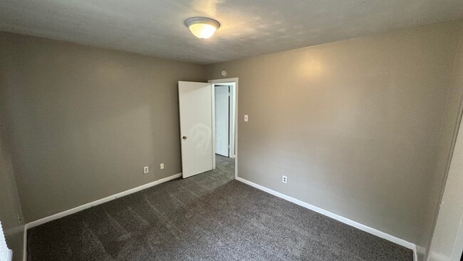 Building Photo - 4748 Scottsdale Ave