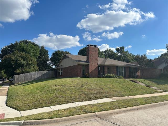 Building Photo - 2424 Oak Grove Dr