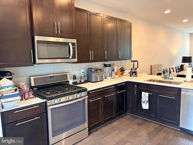 Building Photo - 134 Strummer Ln