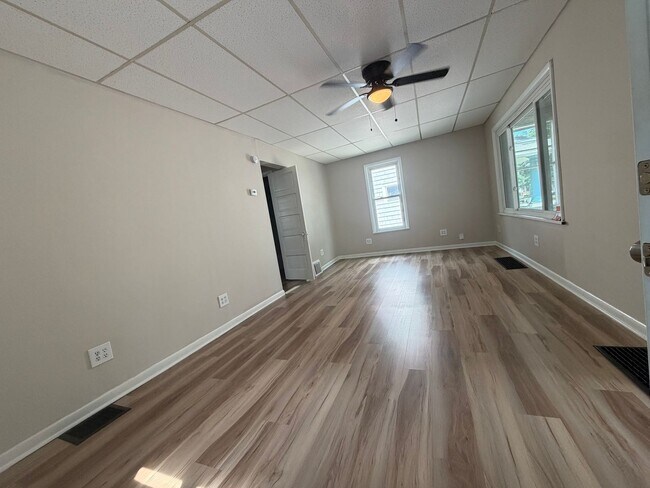 Building Photo - 3644 W 47th St