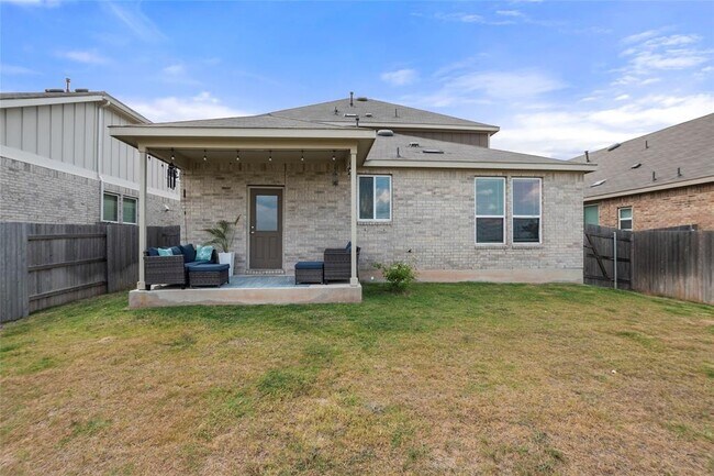 Building Photo - 196 Sweetleaf Dr