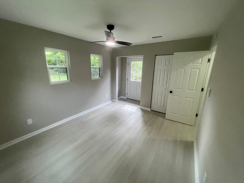 Building Photo - 7150 Duffie Dr