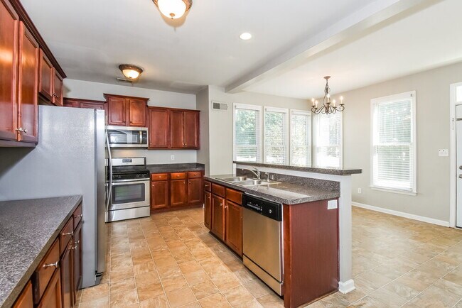 Building Photo - 214 Elmbrook Ln