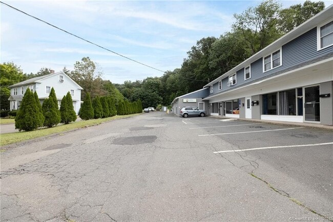 Building Photo - 45 Old Turnpike Rd