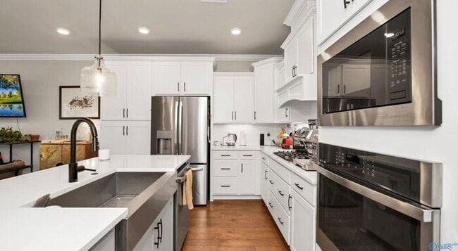 Building Photo - Located in Town Madison-Luxury Living