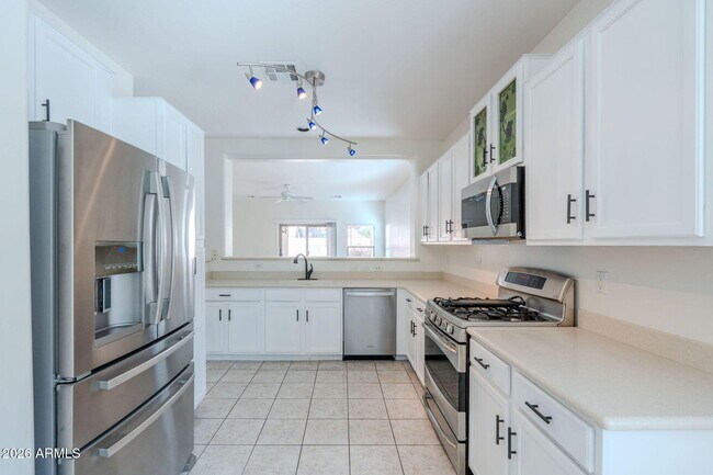 Building Photo - 15224 W Desert Hills Dr