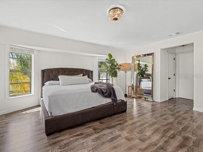 Building Photo - 15650 Prairie Creek Blvd