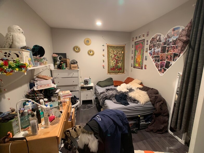 Building Photo - 78 Linden St