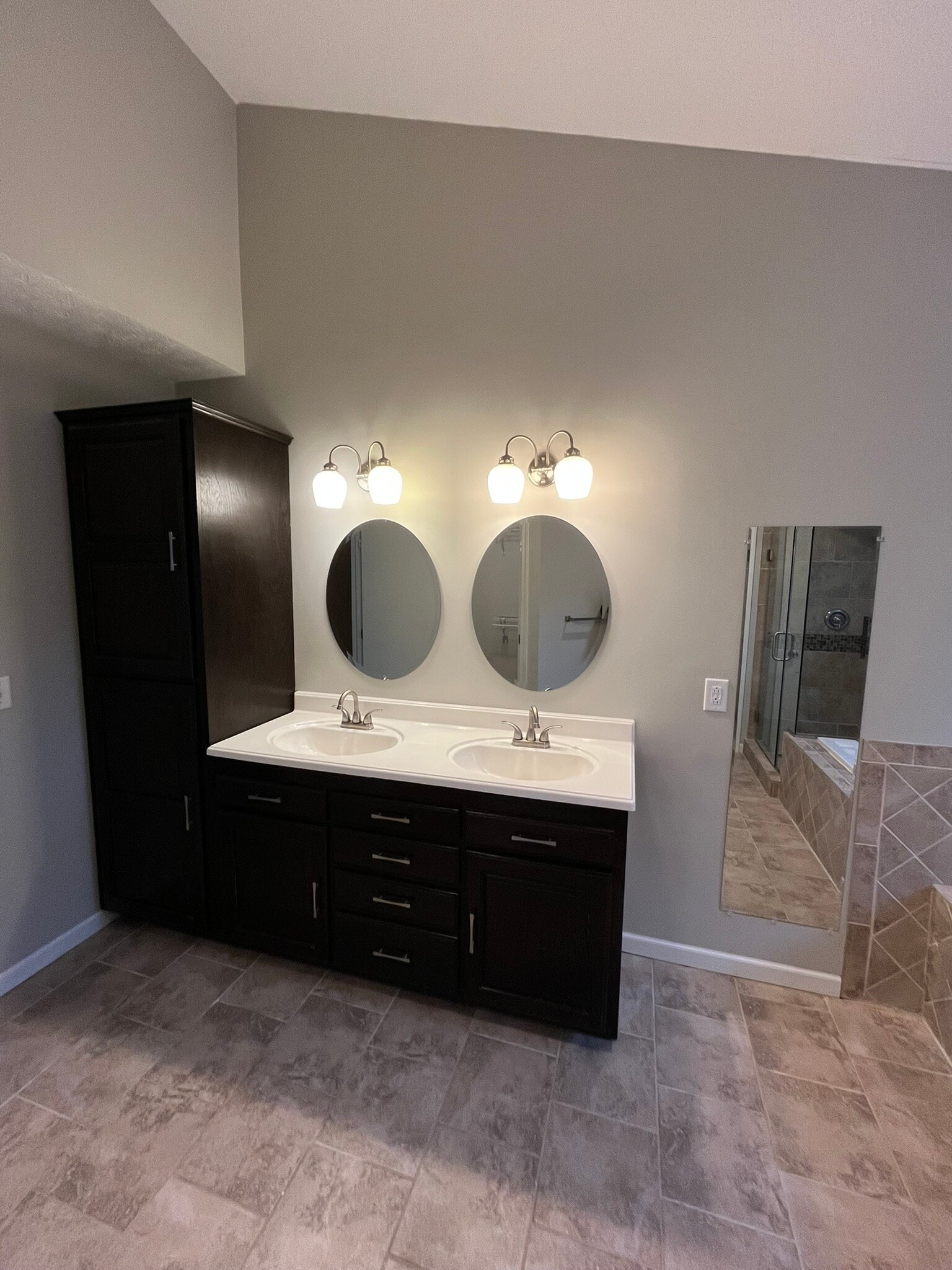 Building Photo - 208 Caswell Dr