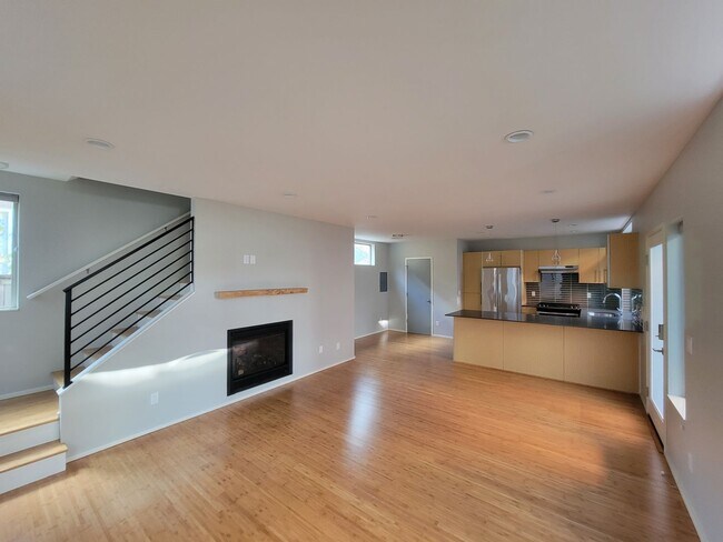 Building Photo - Stylish Detached Home in East Capitol Hill...