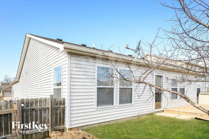 Building Photo - 915 Streamside Dr