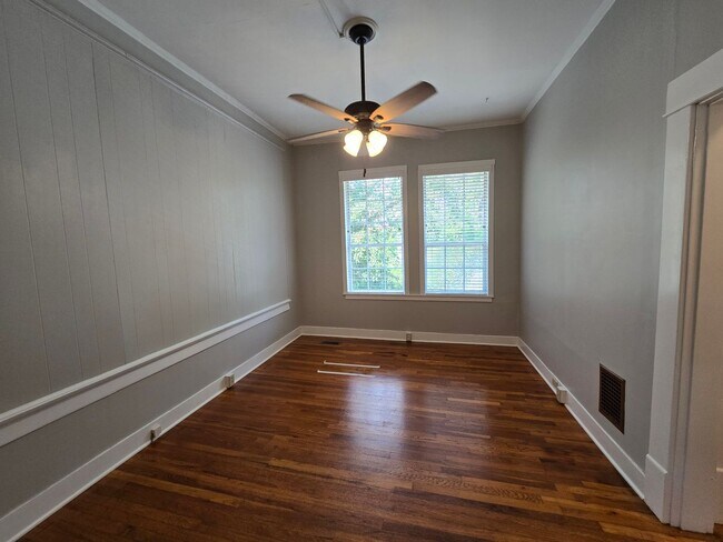 Building Photo - 1 Bedroom Northshore Apartment