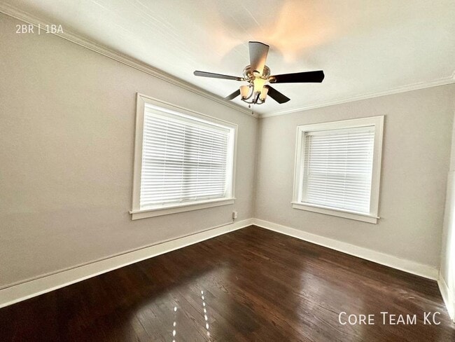 Building Photo - 710 W 48th St