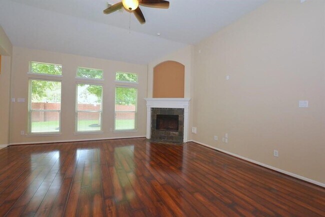Building Photo - 1523 Stone Canyon Dr
