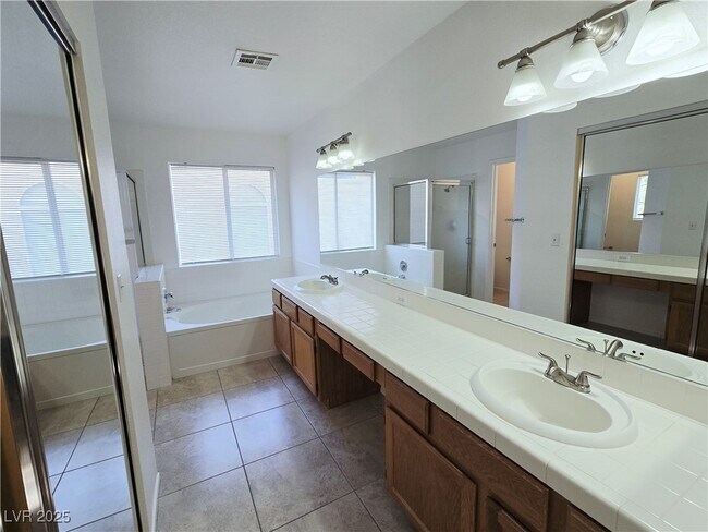 Building Photo - 9433 Valencia Canyon Dr