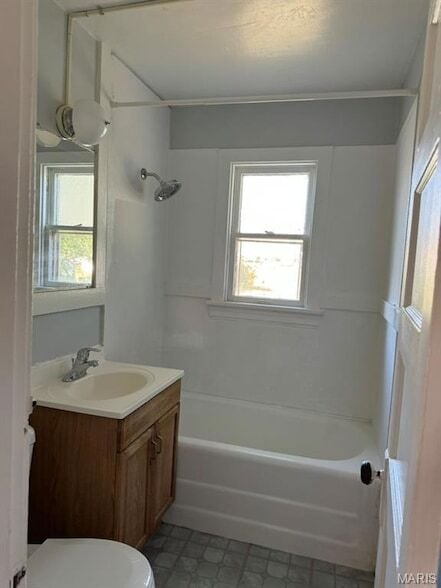 Building Photo - 539 N Elm Ave