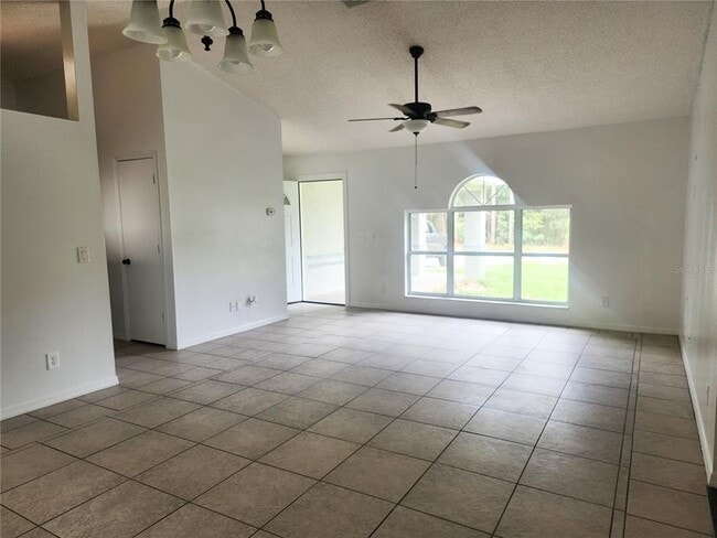 Building Photo - 9392 N Sandree Dr