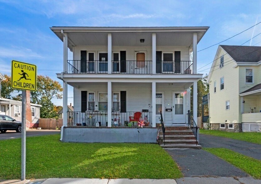 Building Photo - 152 Oliver St