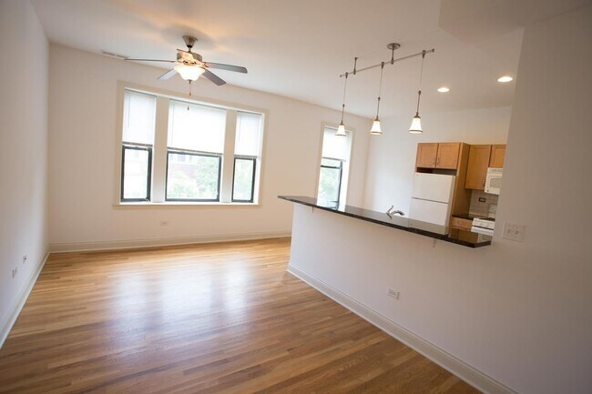 Interior Photo - 5301-5307 S. Maryland Avenue