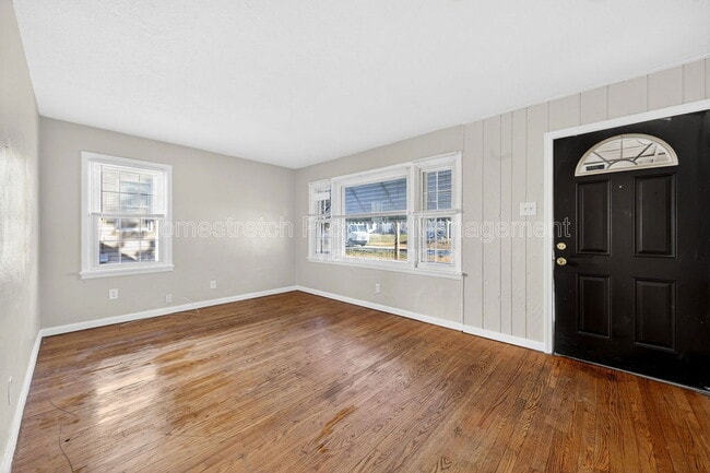 Building Photo - 6029 Evergreen Blvd