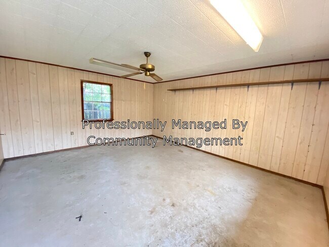 Building Photo - 40291 LA-42