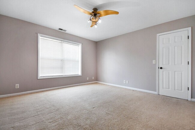 Building Photo - Pet Friendly Three Bedroom with Bonus!