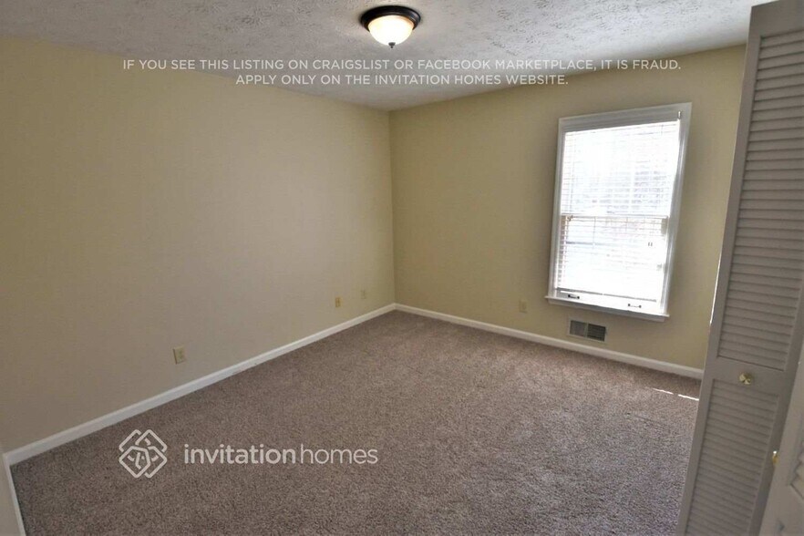 Building Photo - 2501 Whitebluff Way