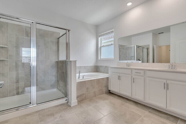Building Photo - Stunning 4BR Eastham Plan in Pine Glen | Solar Home with Resort-Style Amenities in St. Cloud, FL