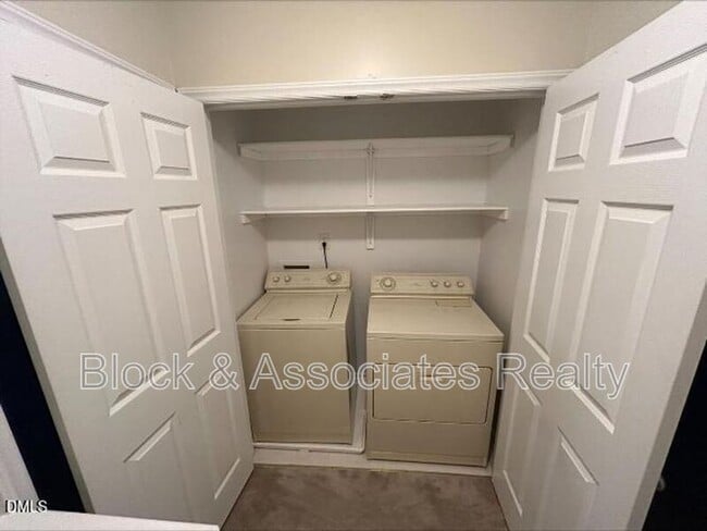 Building Photo - 914 Savin Landing