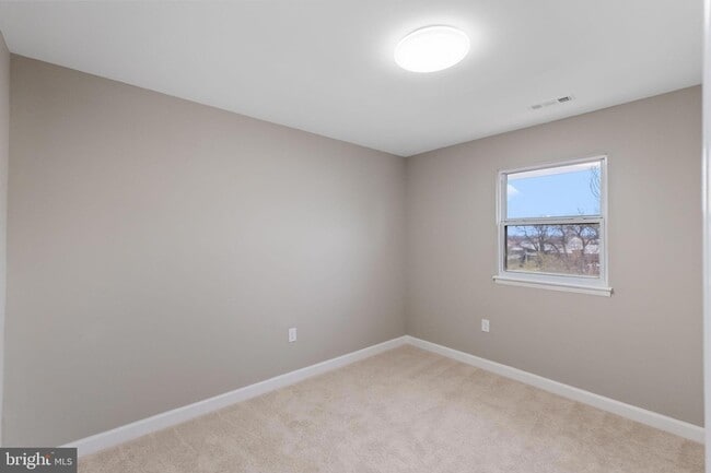 Building Photo - 18 W Orndorff Dr