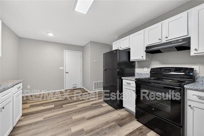 Building Photo - 4418 Acoma St