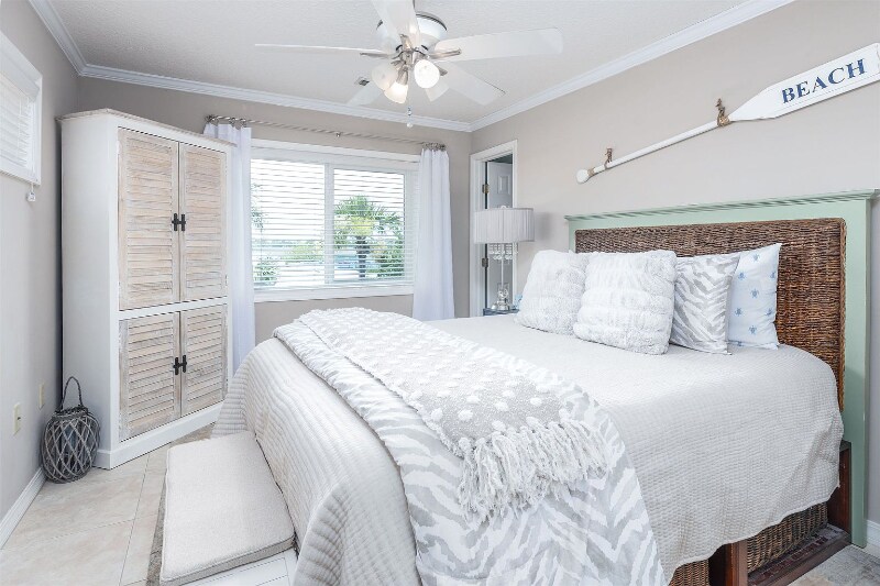 Building Photo - 201 10th Ave N