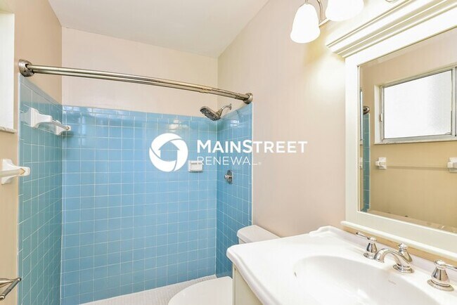 Building Photo - 3 Bedroom Pet-Friendly Home in North Port, FL with Main Street Renewal