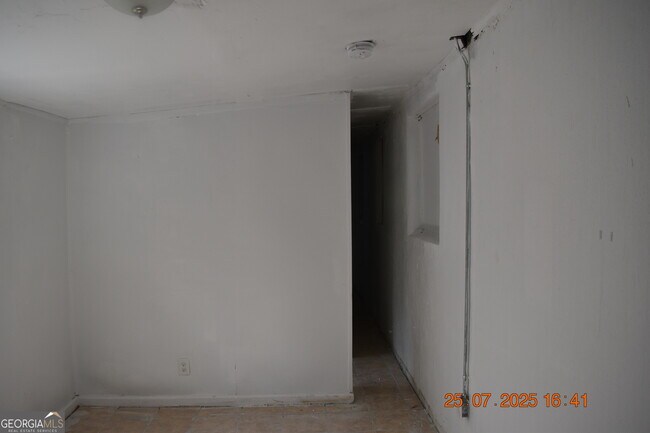 Building Photo - 1083 Nassau Pl