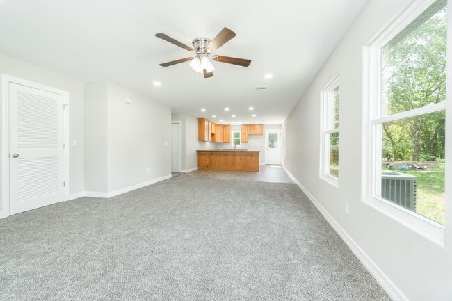 Building Photo - Newly Built Pineville Home!